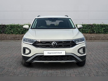 Used Volkswagen T-Roc 2023 for sale - 78206412: Photo