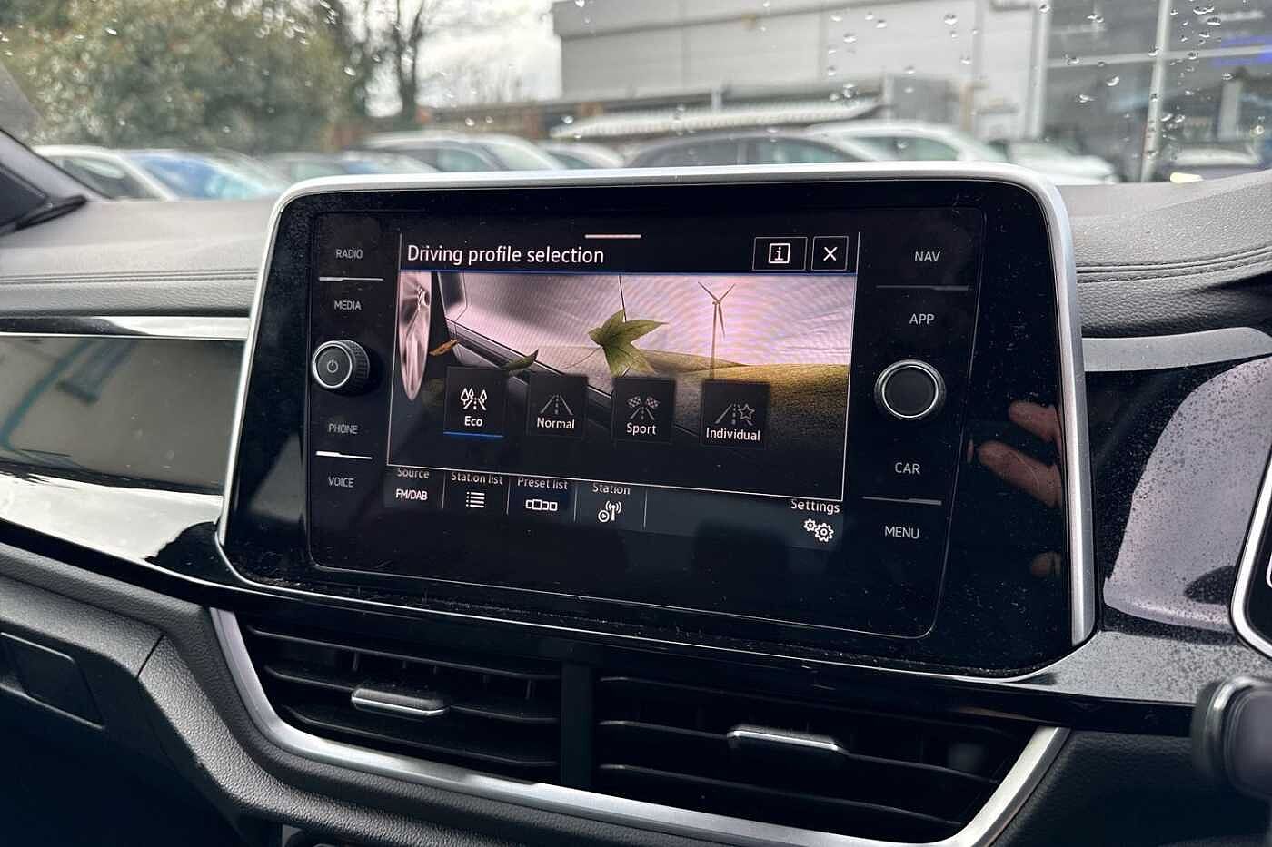 Used Volkswagen T-Roc 2023 for sale - 77231590: Photo 15