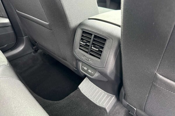 Used Volkswagen T-Roc 2023 for sale - 75966488: Photo 32