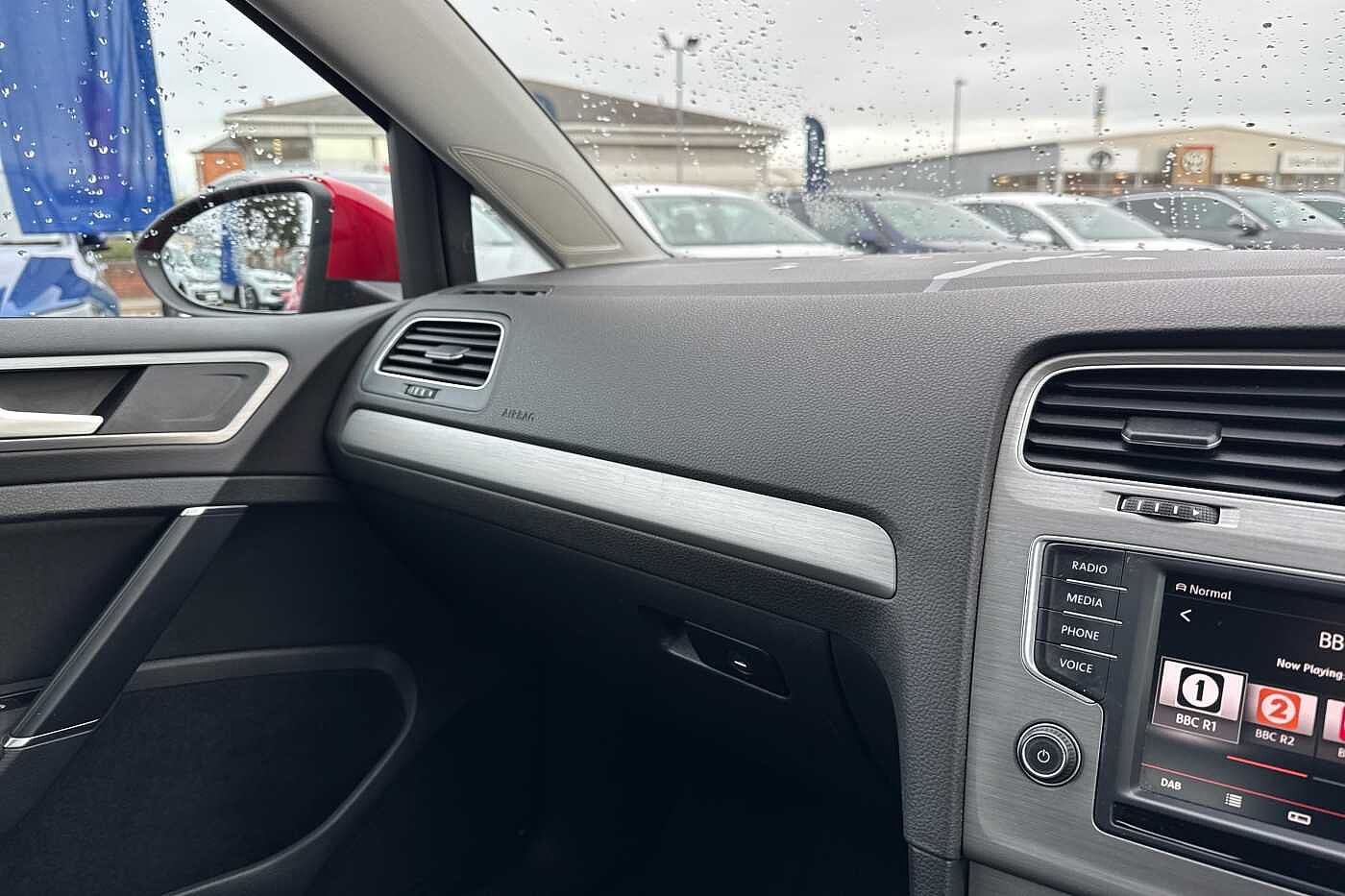 Used Volkswagen Golf 2016 for sale - 76692733: Photo 20