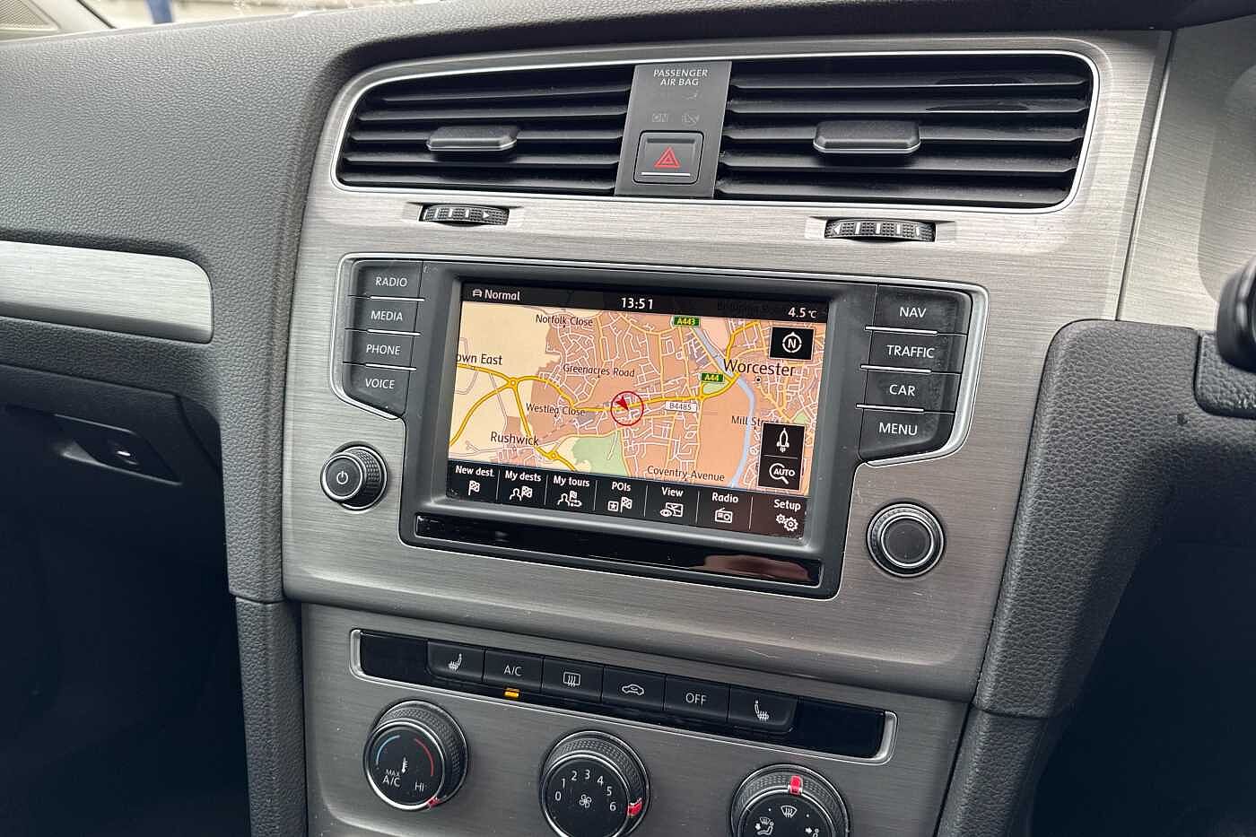 Used Volkswagen Golf 2016 for sale - 76692733: Photo 22