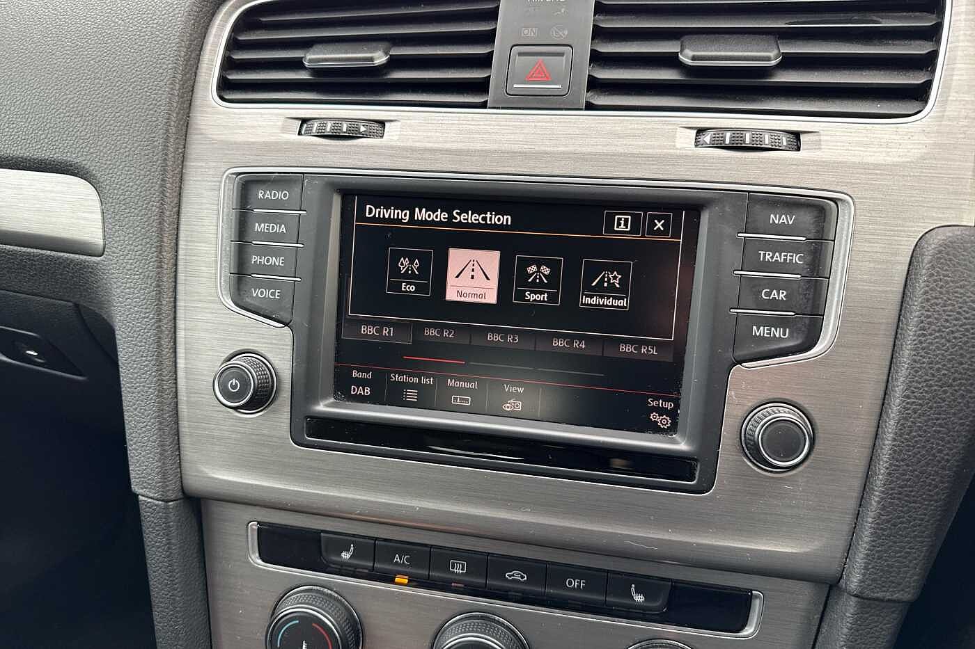 Used Volkswagen Golf 2016 for sale - 76692733: Photo 24