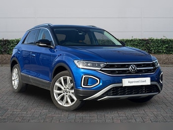 Used Volkswagen T-Roc 2024 for sale - 77627088: Photo