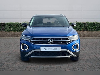 Used Volkswagen T-Roc 2024 for sale - 77627088: Photo