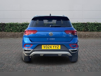 Used Volkswagen T-Roc 2024 for sale - 77627088: Photo