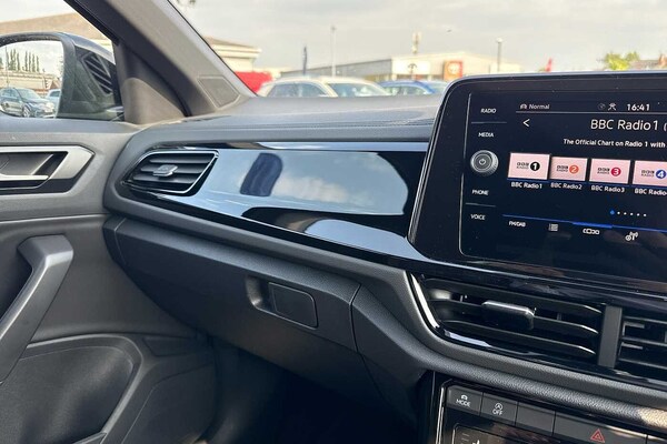 Used Volkswagen T-Roc 2025 for sale - 74535700: Photo 15