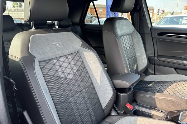 Used Volkswagen T-Roc 2025 for sale - 74535700: Photo 16