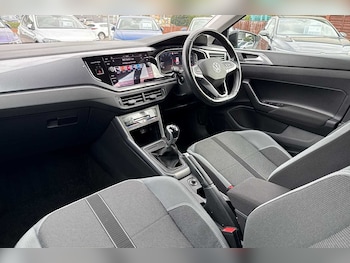 Used Volkswagen Polo 2023 for sale - 76261190: Photo