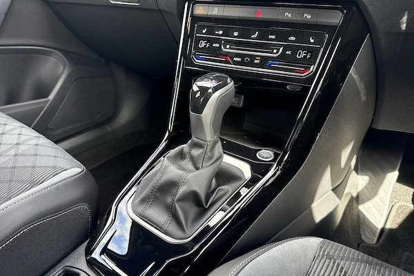Used Volkswagen T-Roc 2025 for sale - 75450956: Photo 10