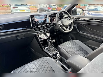 Used Volkswagen T-Roc 2025 for sale - 75450956: Photo