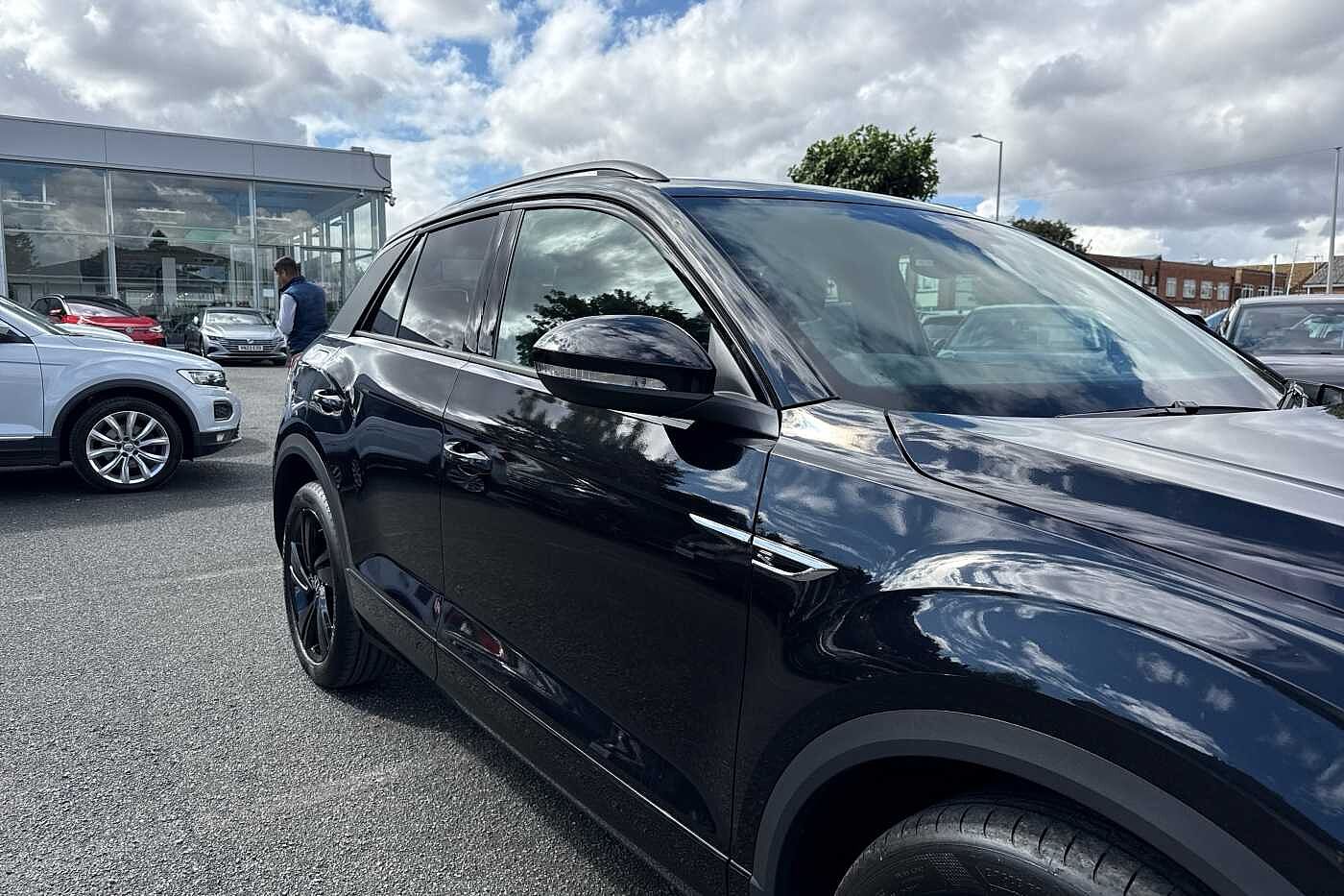 Used Volkswagen T-Roc 2025 for sale - 75450956: Photo 38