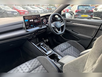 Used Volkswagen Golf 2025 for sale - 75450957: Photo 2
