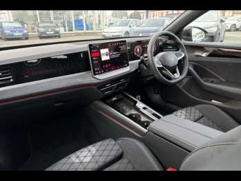 Used Volkswagen Passat 2024 for sale - 73017646: Photo