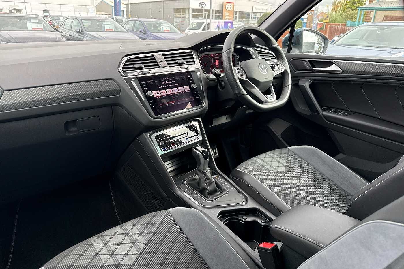 Used Volkswagen Tiguan 2023 for sale - 76190710: Photo 2