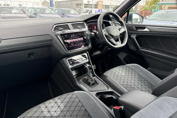 Used Volkswagen Tiguan 2023 for sale - 76190710: Photo 2