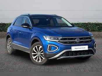 Used Volkswagen T-Roc 2023 for sale - 77627126: Photo