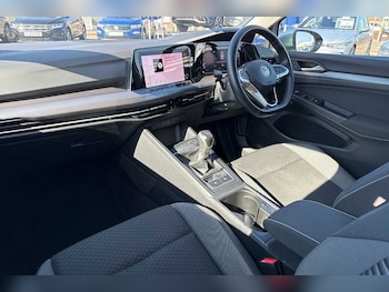 Used Volkswagen Golf 2022 for sale - 76190699: Photo 2