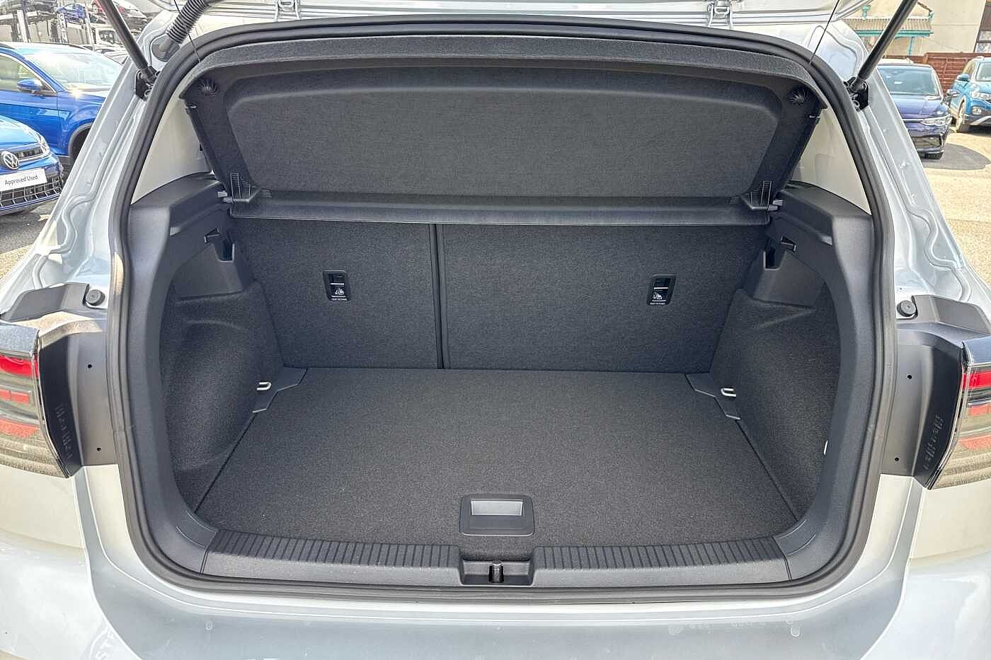Used Volkswagen T-Cross 2025 for sale - 76154384: Photo 12