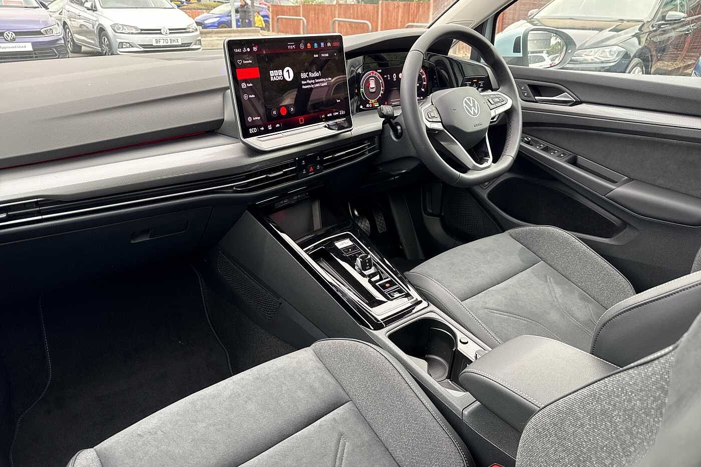 Used Volkswagen Golf 2025 for sale - 77052386: Photo 2