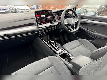 Used Volkswagen Golf 2025 for sale - 77052386: Photo