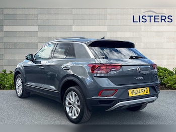 Used Volkswagen T-Roc 2024 for sale - 75721588: Photo
