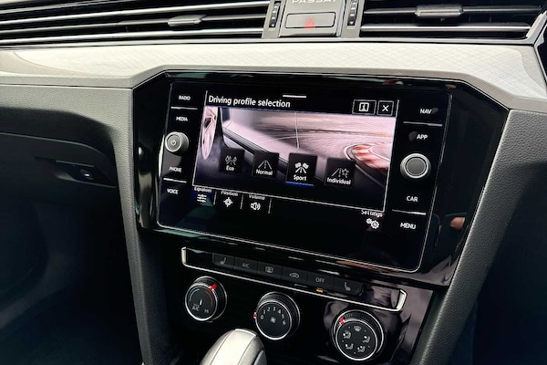 Used Volkswagen Passat 2023 for sale - 76228843: Photo 32