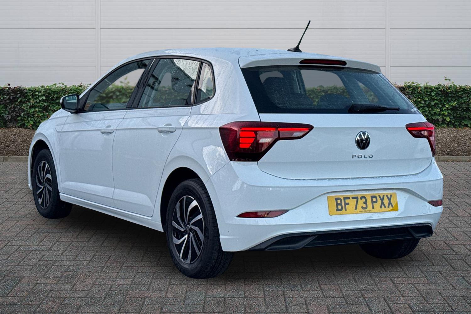 Used Volkswagen Polo 2023 for sale - 76937261: Photo 2