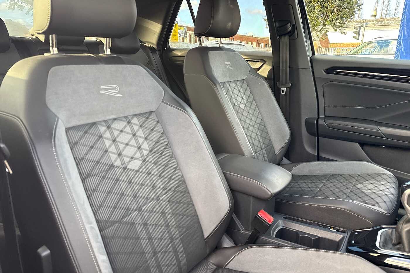 Used Volkswagen T-Roc 2022 for sale - 76539549: Photo 12