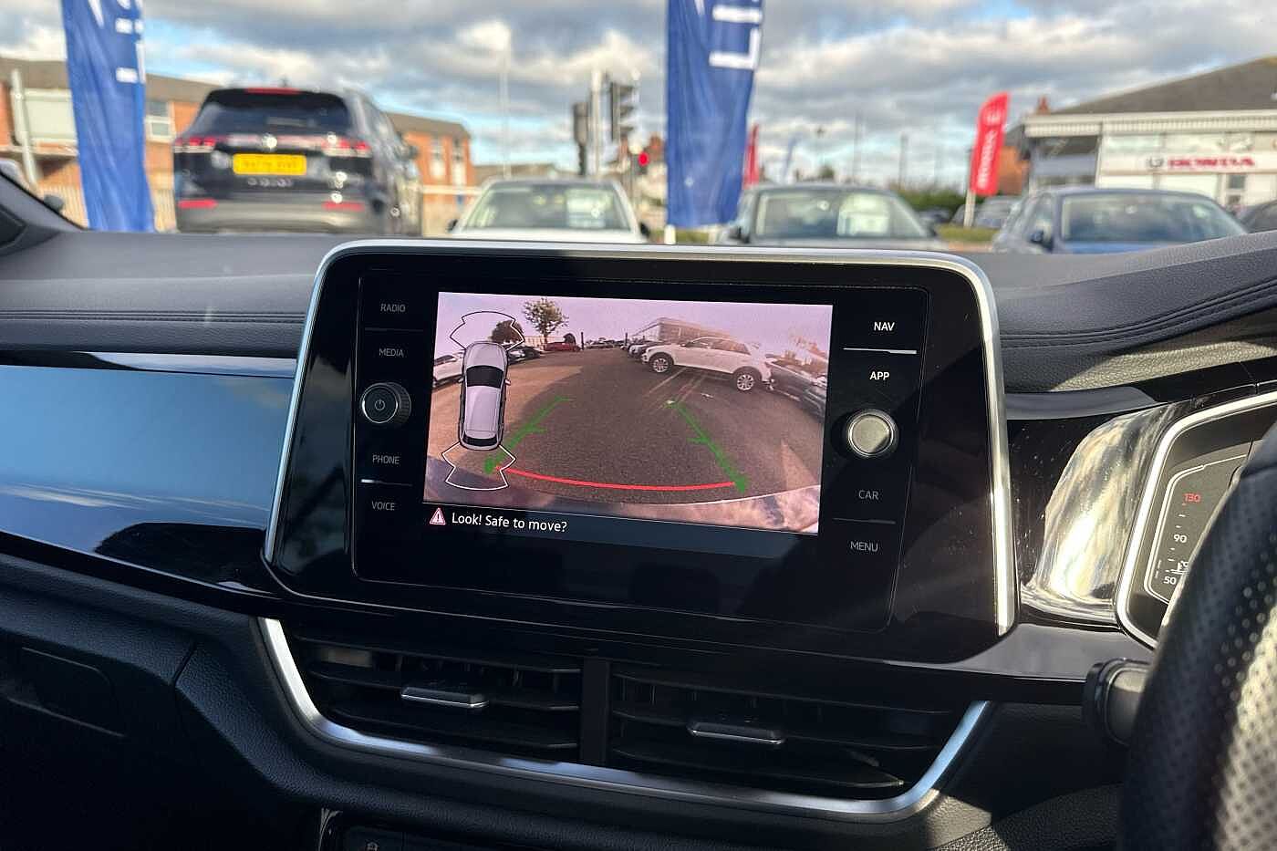 Used Volkswagen T-Roc 2022 for sale - 76539549: Photo 29