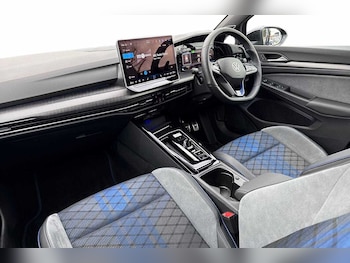 Used Volkswagen Golf 2025 for sale - 78049025: Photo