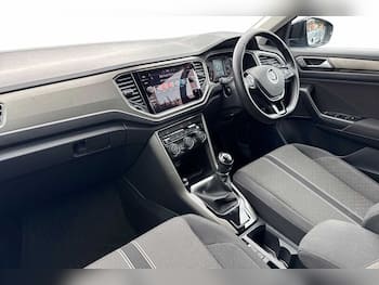 Used Volkswagen T-Roc 2021 for sale - 79699699: Photo
