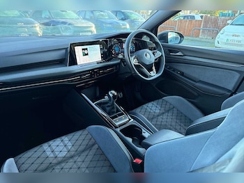 Used Volkswagen Golf 2023 for sale - 76434222: Photo