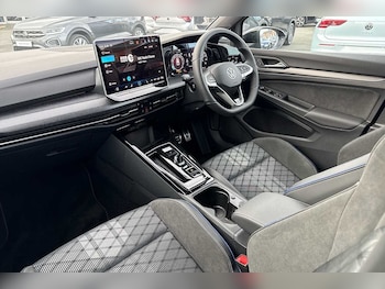 Used Volkswagen Golf 2025 for sale - 76154287: Photo