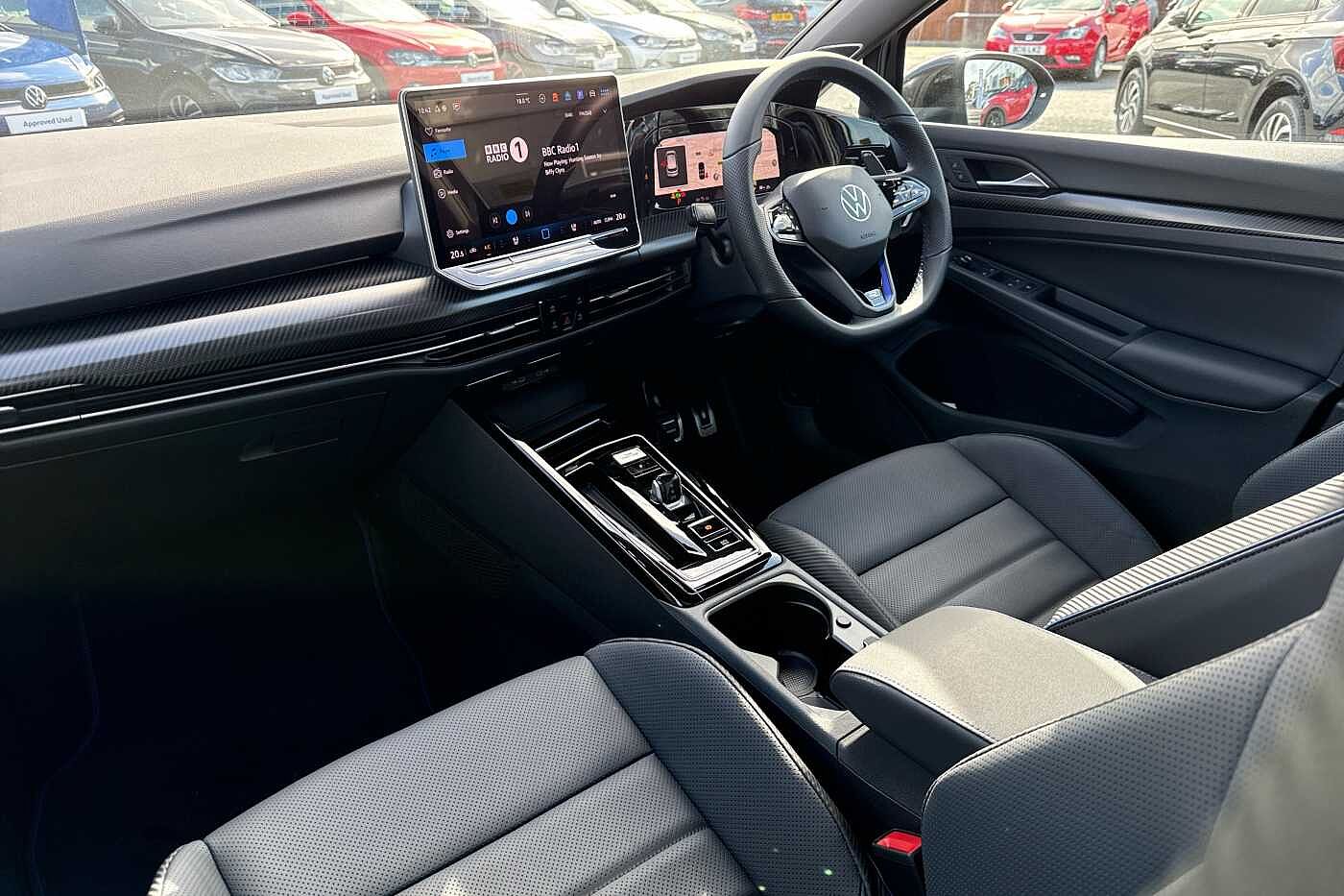 Used Volkswagen Golf 2025 for sale - 75929420: Photo 2