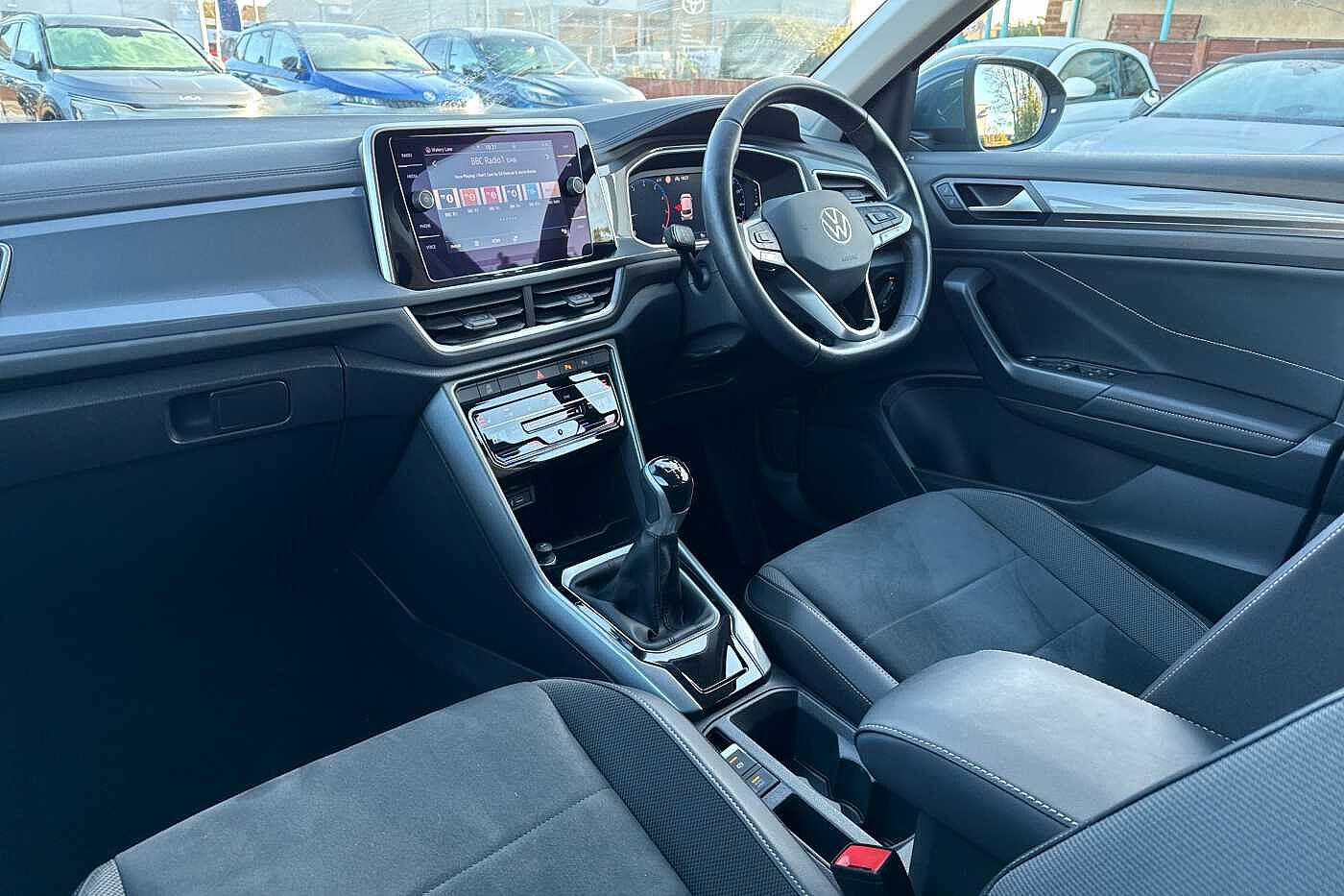 Used Volkswagen T-Roc 2023 for sale - 77397110: Photo 2