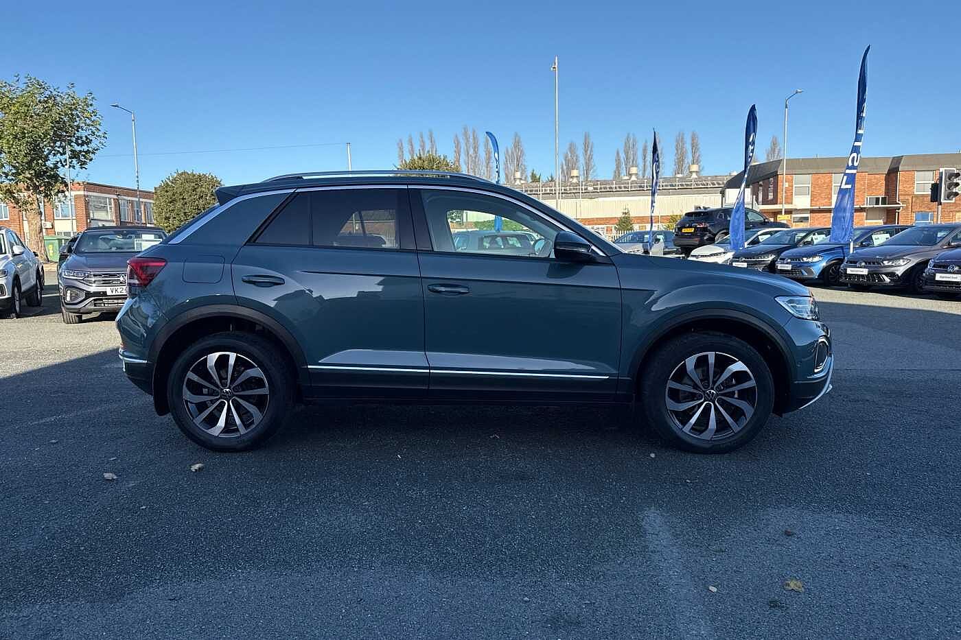 Used Volkswagen T-Roc 2023 for sale - 77397110: Photo 4