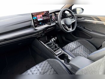 Used Volkswagen Golf 2025 for sale - 76800483: Photo