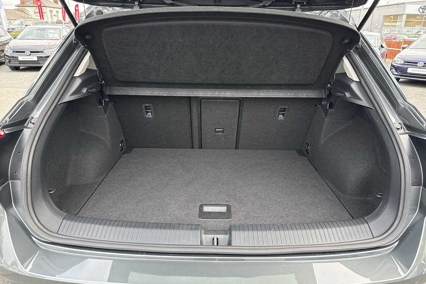 Used Volkswagen T-Roc 2023 for sale - 76285473: Photo 12