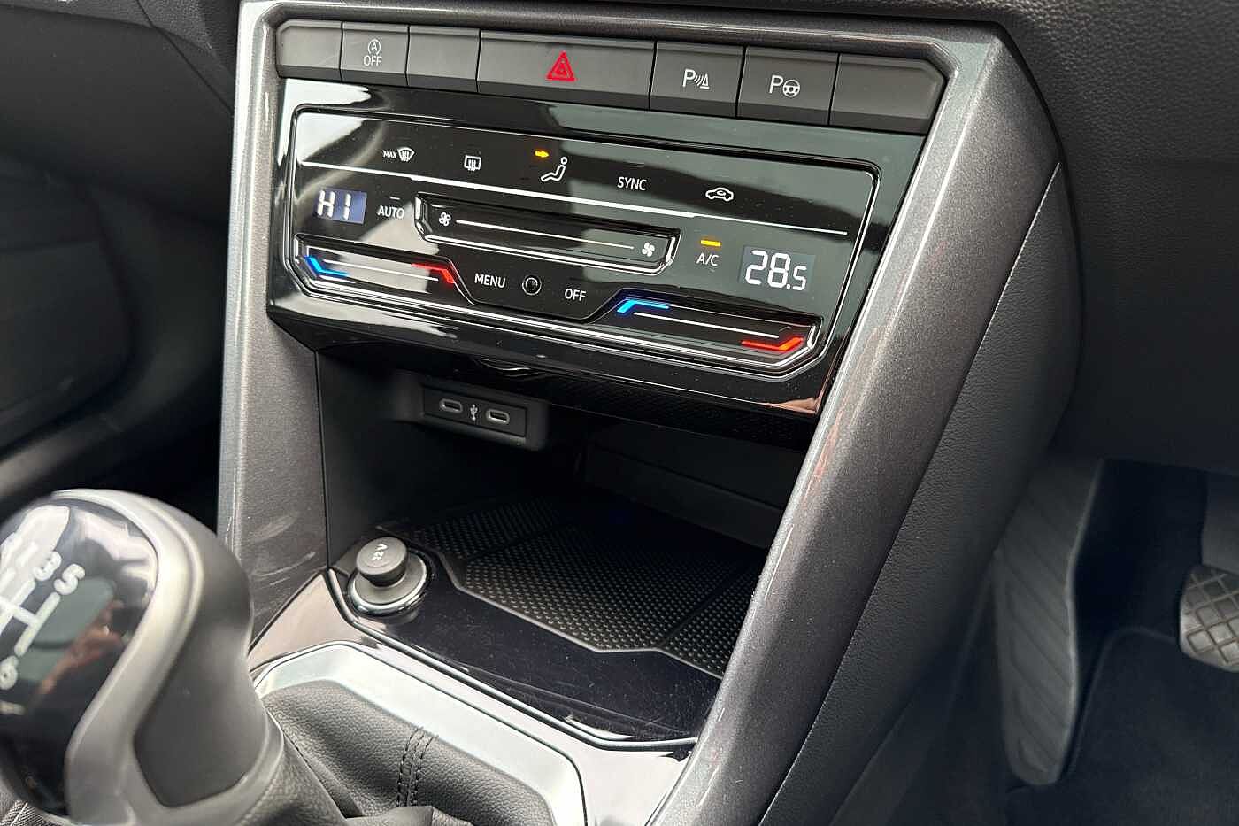 Used Volkswagen T-Roc 2023 for sale - 76285473: Photo 23