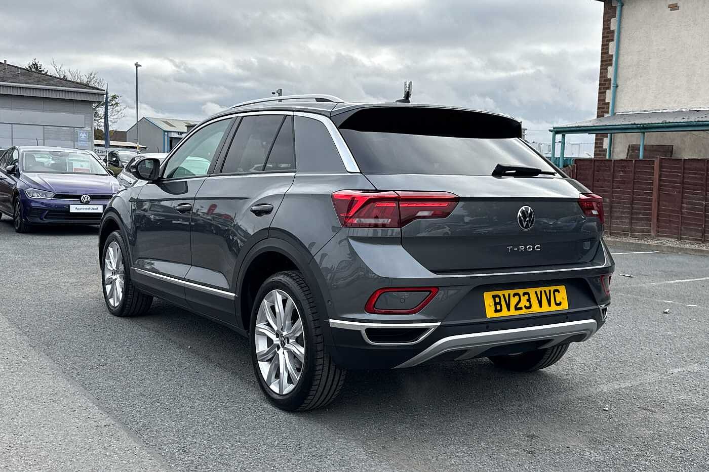 Used Volkswagen T-Roc 2023 for sale - 76285473: Photo 3