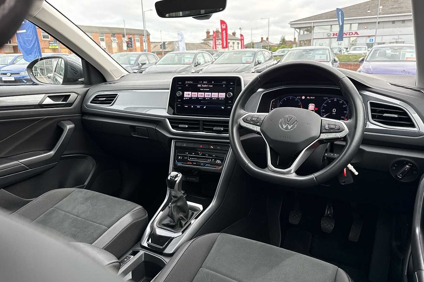 Used Volkswagen T-Roc 2023 for sale - 76285473: Photo 33