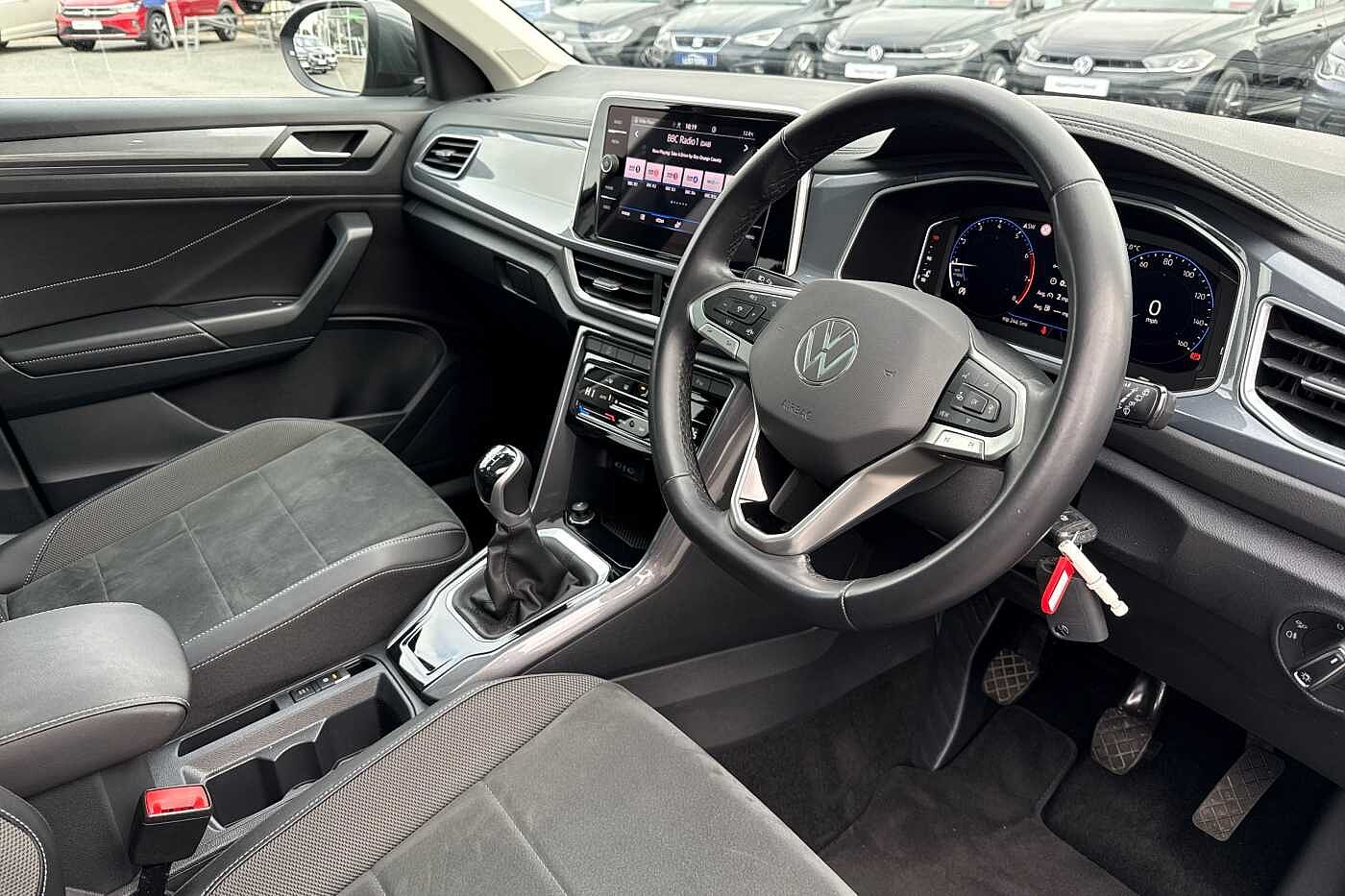 Used Volkswagen T-Roc 2023 for sale - 76285473: Photo 6
