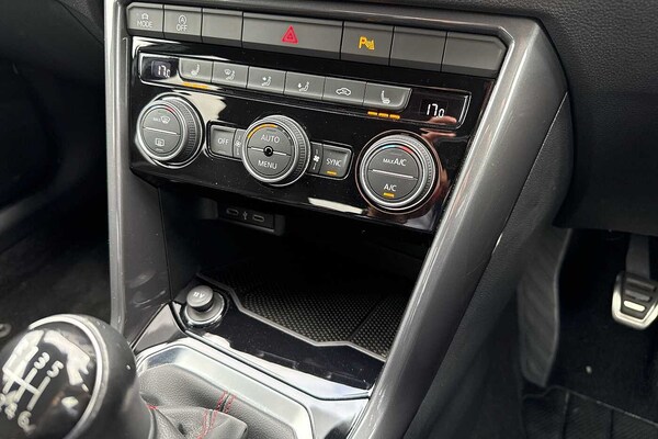 Used Volkswagen T-Roc 2022 for sale - 76086173: Photo 21