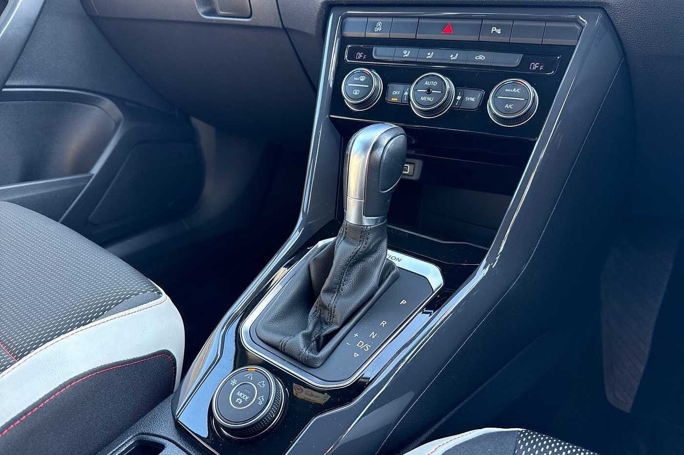 Used Volkswagen T-Roc 2018 for sale - 76033212: Photo 10