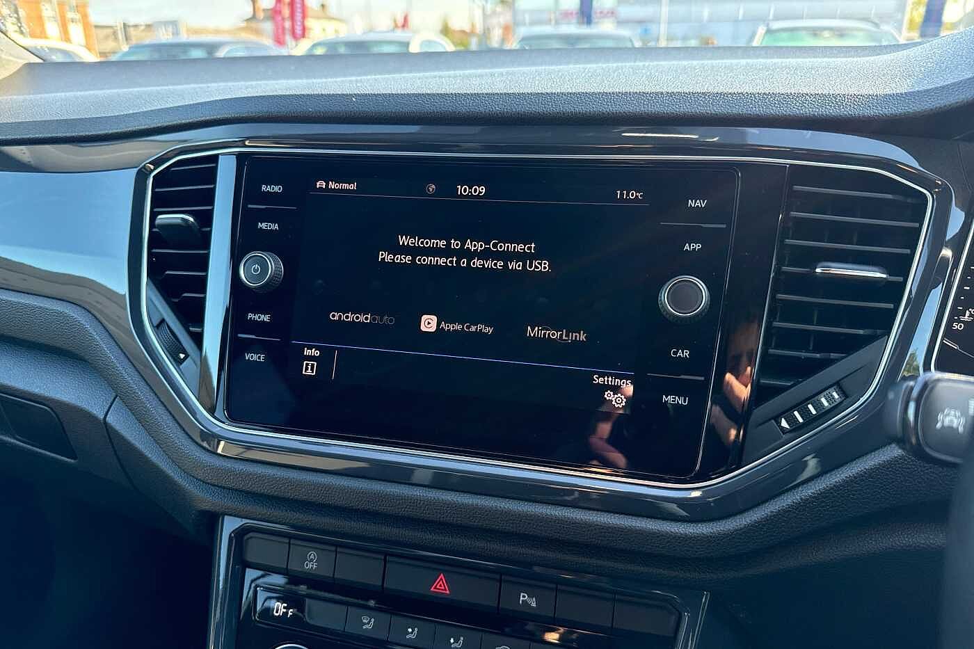 Used Volkswagen T-Roc 2018 for sale - 76033212: Photo 27