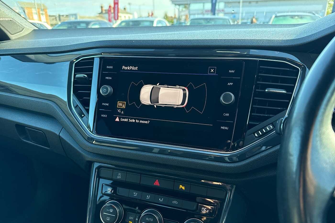 Used Volkswagen T-Roc 2018 for sale - 76033212: Photo 29