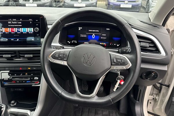 Used Volkswagen T-Roc 2023 for sale - 76228853: Photo 16