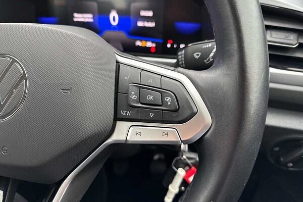 Used Volkswagen T-Roc 2023 for sale - 76228853: Photo 18