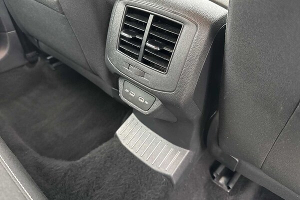 Used Volkswagen T-Roc 2023 for sale - 76228853: Photo 31