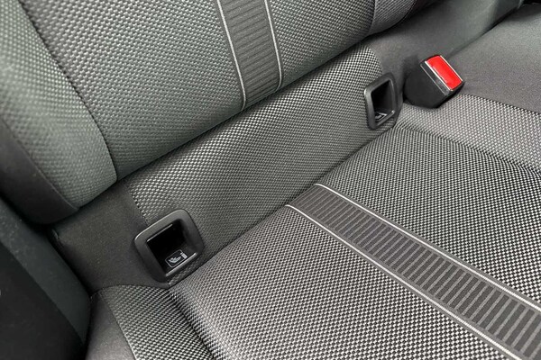 Used Volkswagen T-Roc 2023 for sale - 76228853: Photo 33